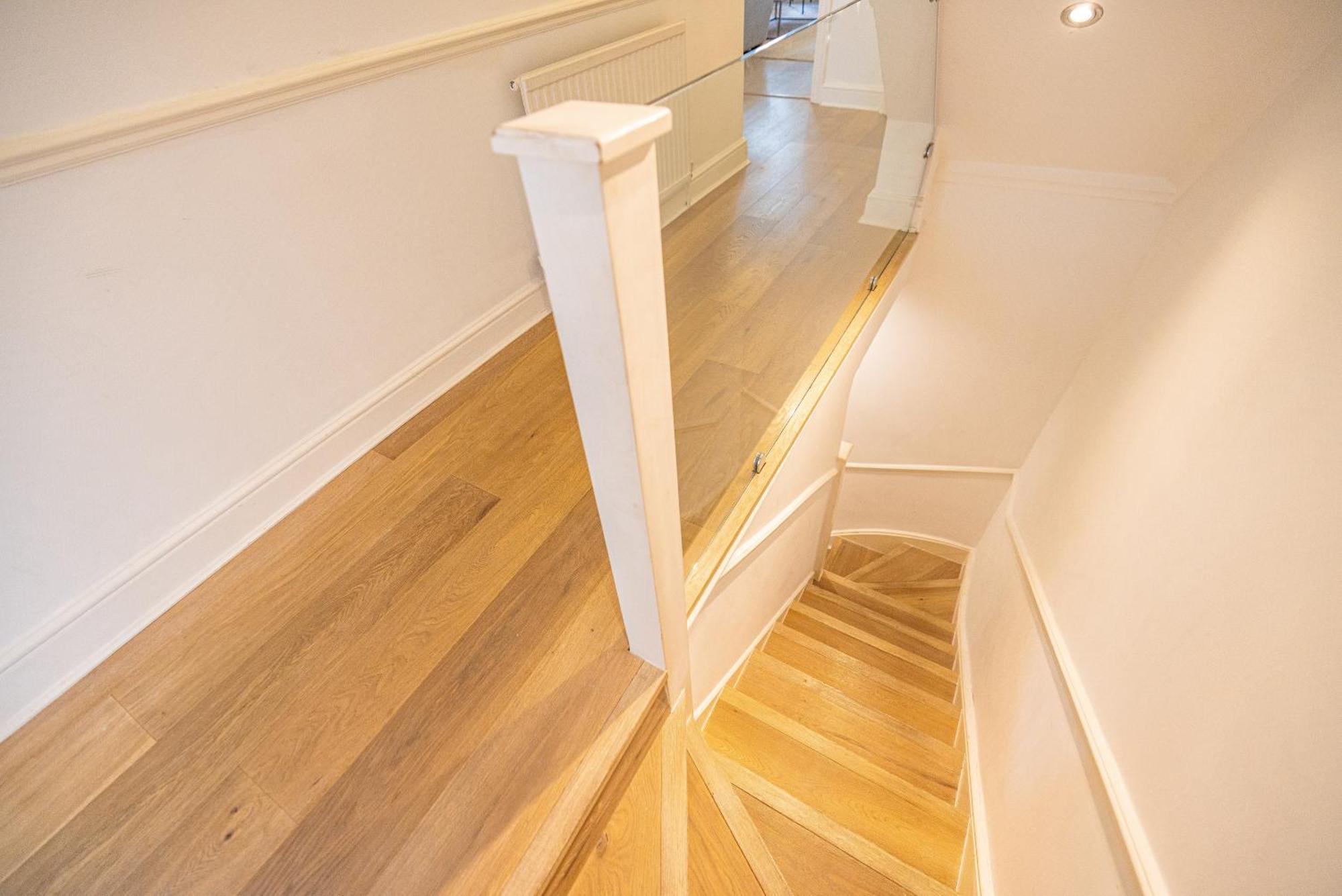 Gorgeous 3 B Edroom In Little Venice