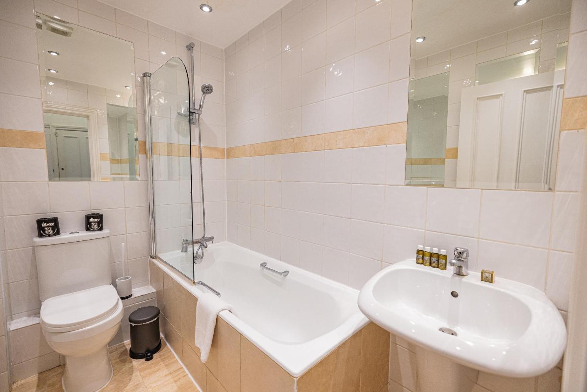 Gorgeous 3 B Edroom In Little Venice Apartment London