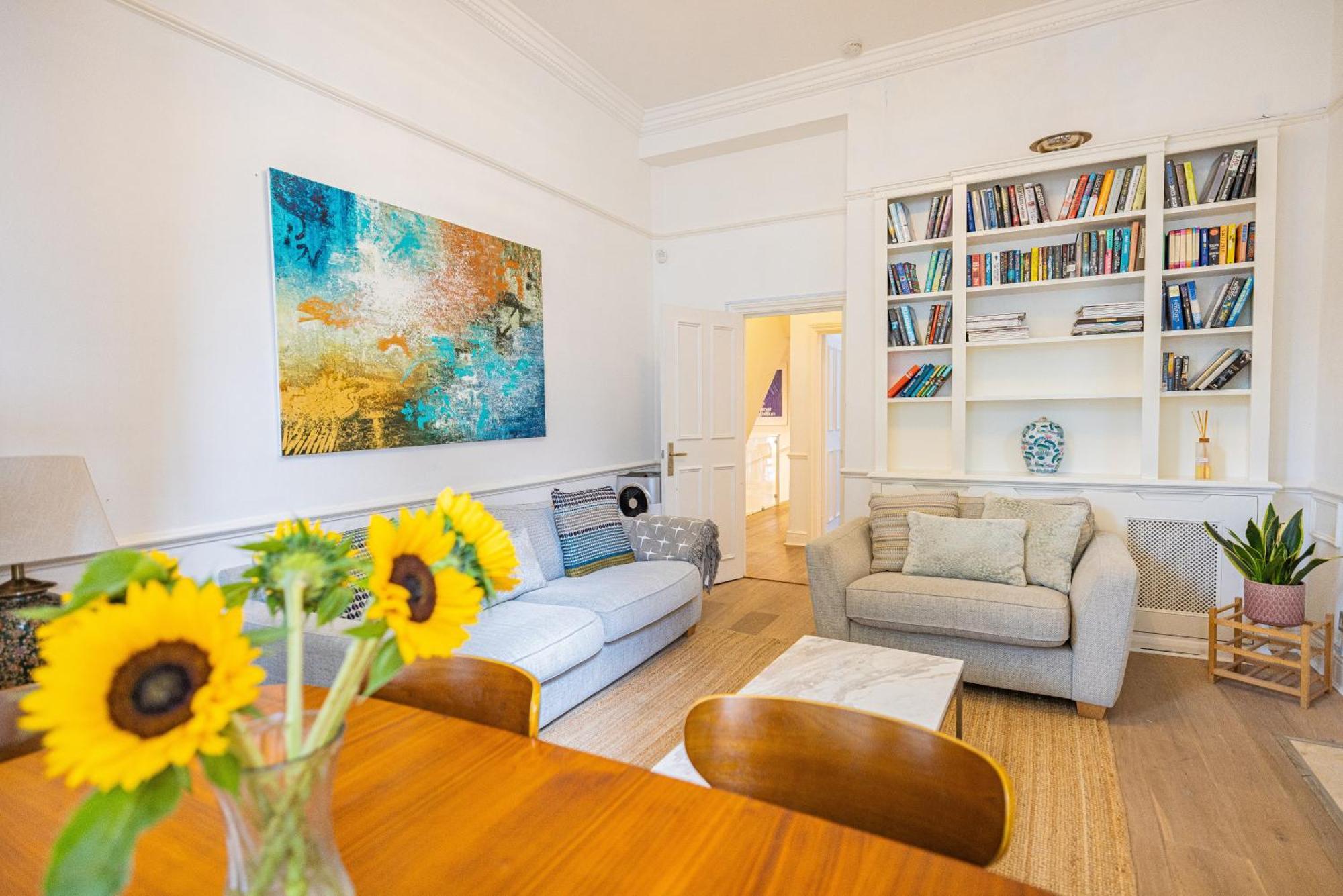 Gorgeous 3 B Edroom In Little Venice Apartment