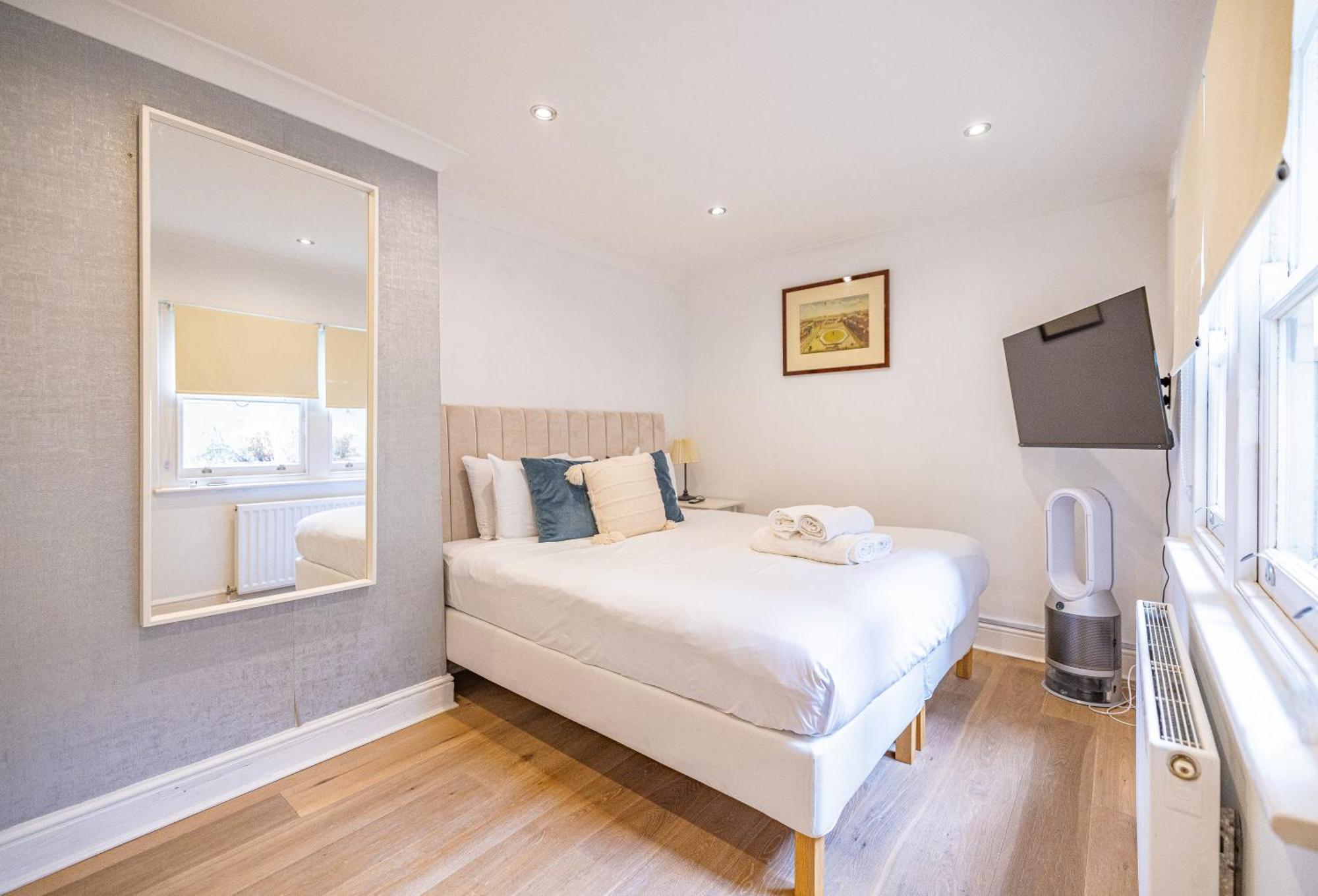 Gorgeous 3 B Edroom In Little Venice *